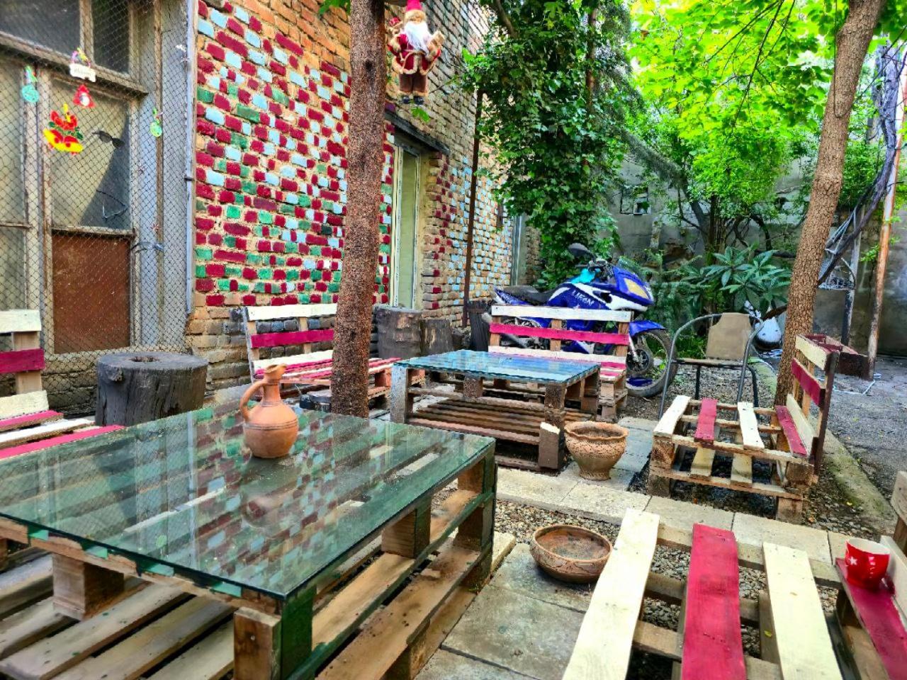 טביליסי Colors Hostel מראה חיצוני תמונה